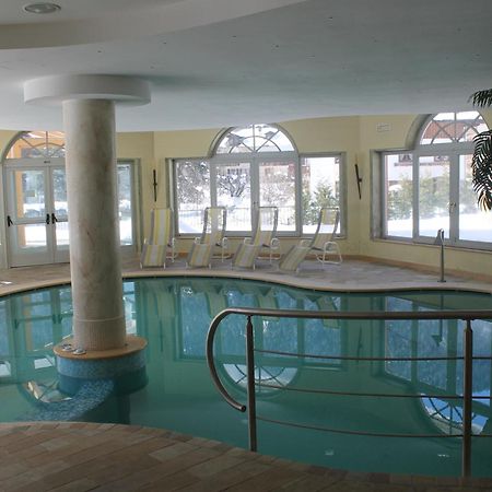 Hotel Canada 핀졸로 외부 사진