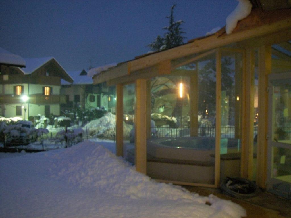 Hotel Canada 핀졸로 외부 사진