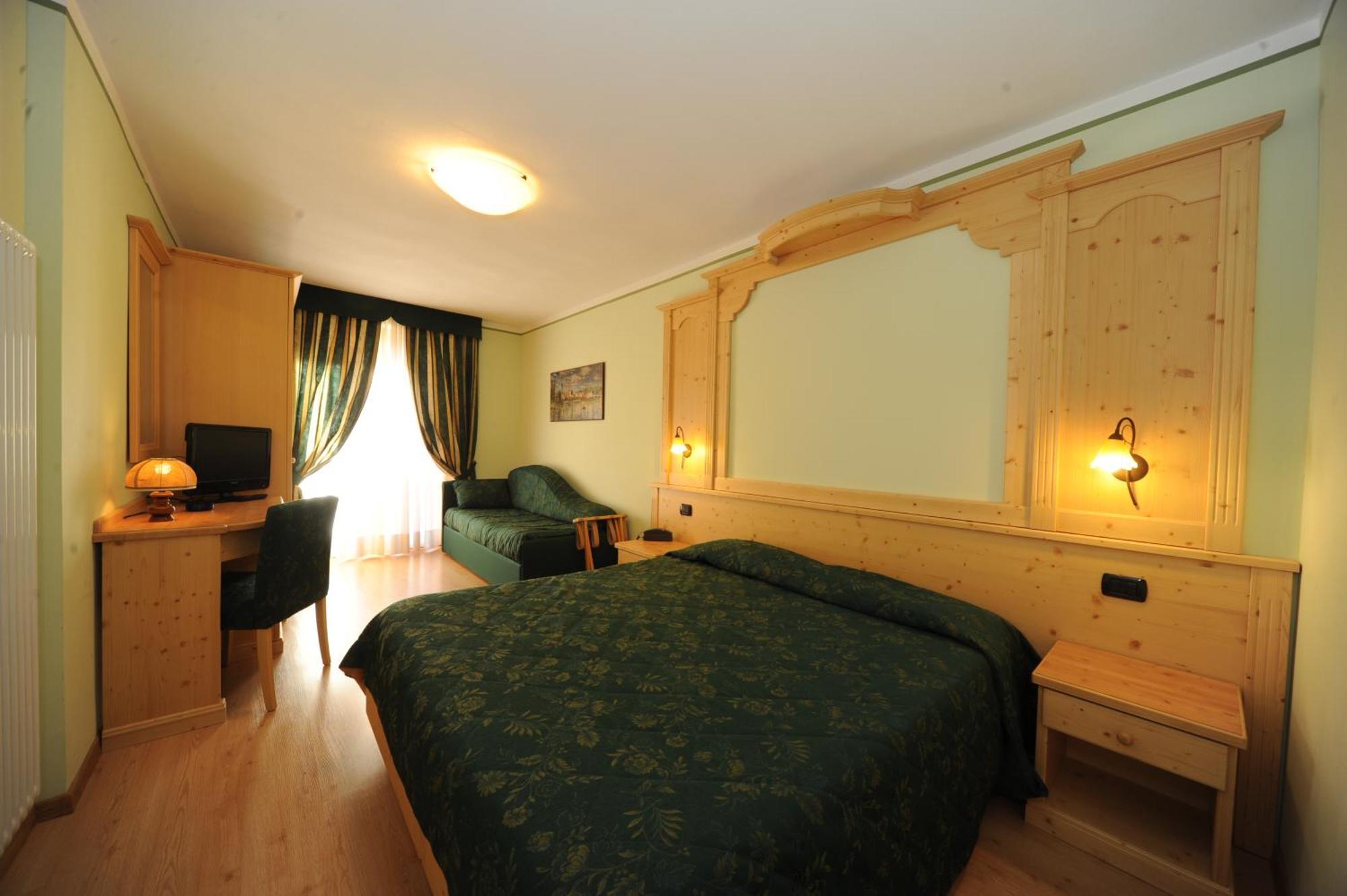 Hotel Canada 핀졸로 외부 사진